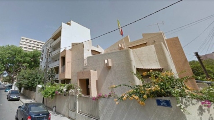 بعد توقيف ثلاثة طلاب قمريين: سفارة جزر القمر في السنغال تدعو الطلبة إلى تسوية أوضاعهم القانونية وتحذر من تشديد إجراءات الهجرة