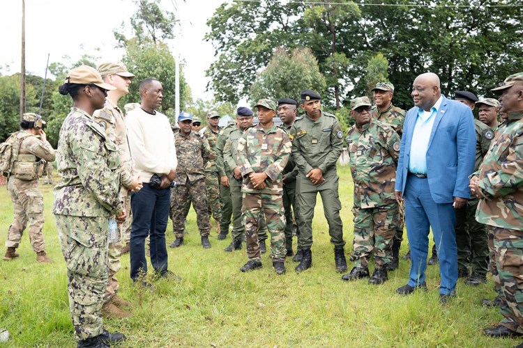 Centre d’instruction d’Itsundzu I Fin d’une formation pilotée par des forces…