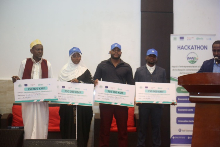 Hackathon Wamanga Wa Komor I Dix projets innovants mis en lumière pour l’économie verte et bleue