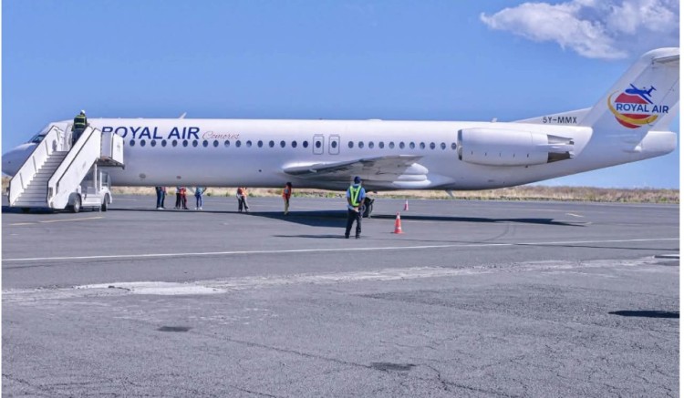 Transport aérien I Royal Air réceptionne un Fokker100 de 100 places