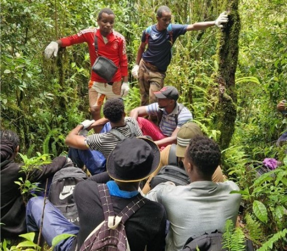 Mont Ntringui : la randonnée au service de la protection environnementale