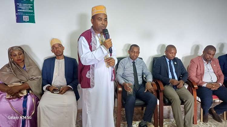 Gestion des déchets à Mwali I Le ministre de l’Environnement offre le premier…