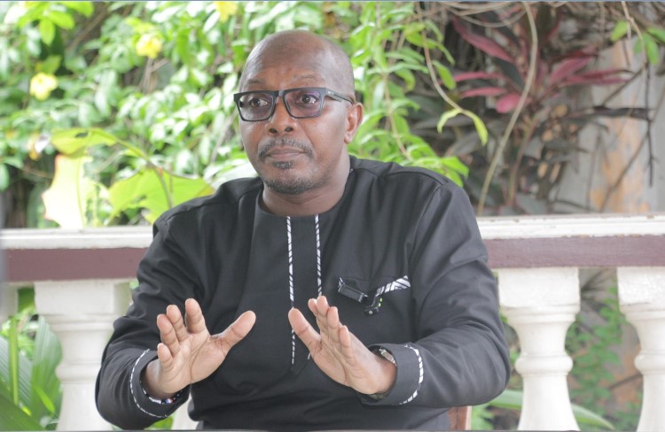 Notes circulaires adressées aux autorités judiciaires I Le barreau de Moroni…