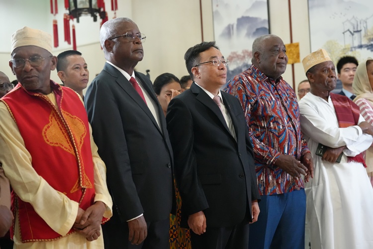 Nouvel An chinois I Pékin et Moroni célèbrent «un partenariat en plein…