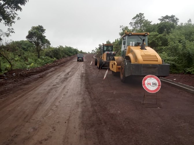 Route Bahani–Gte : les travaux se poursuivent  malgré une météo capricieuse