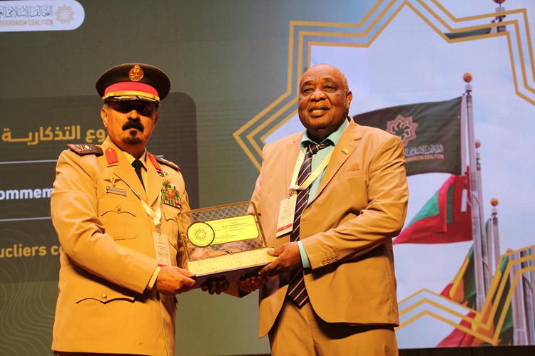 Lutte contre le financement du terrorisme I Le chargé de la Défense annonce…