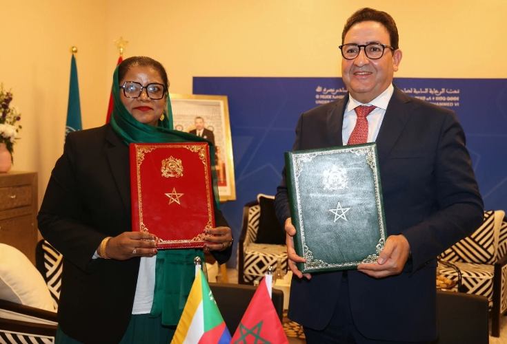 جزر القمر والمغرب توقّعان مذكرة تفاهم لتعزيز التعاون في النقل الجوي