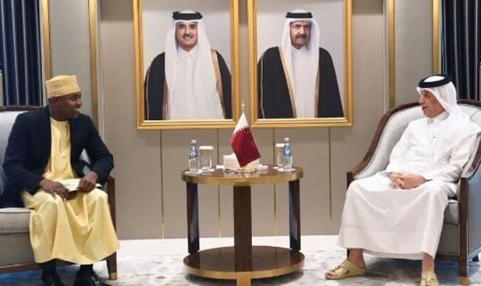وزيرا خارجية جزر القمر وقطر يبحثان تعزيز التعاون في أول لقاء رفيع المستوى منذ سنوات